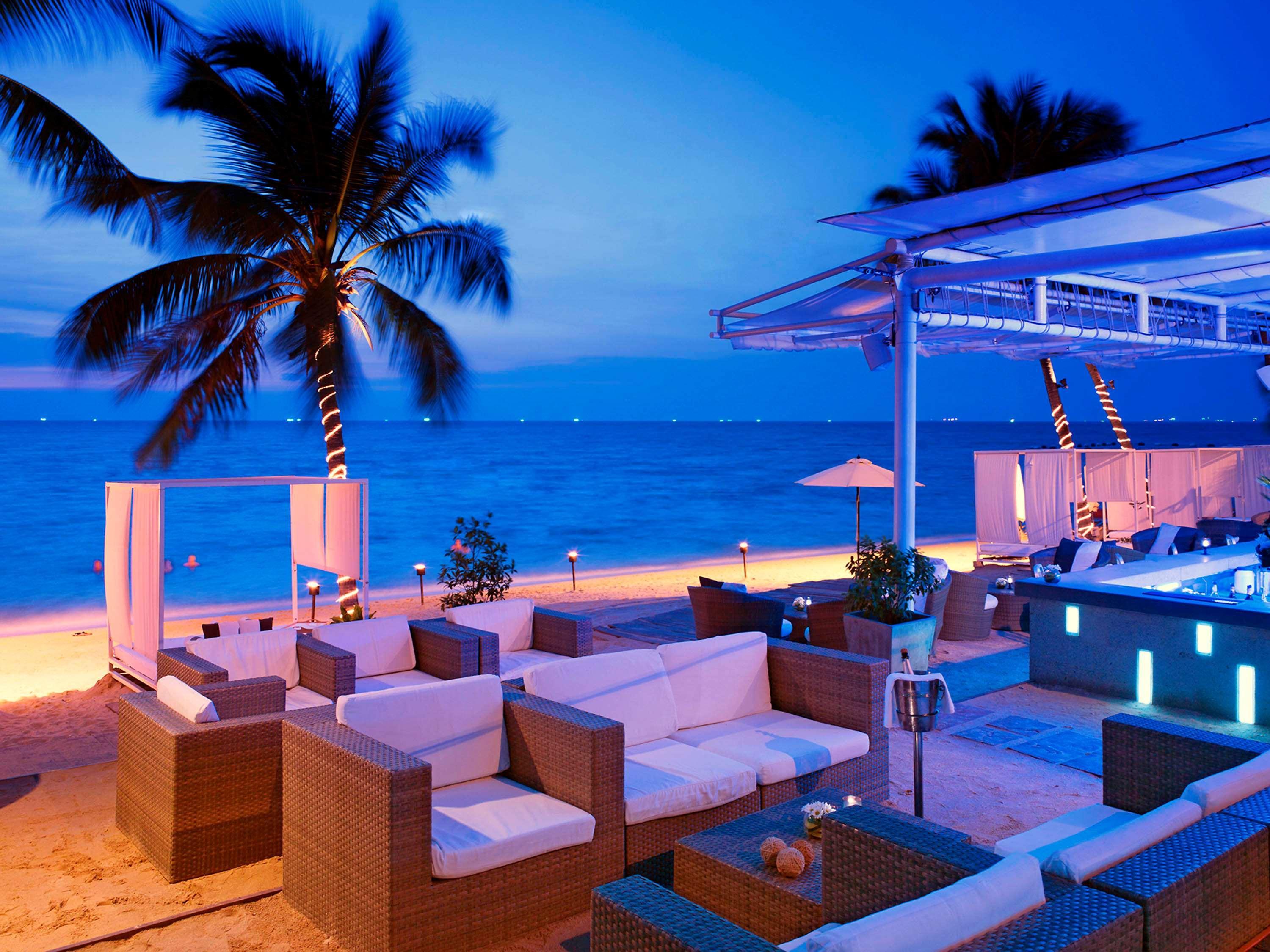 Pullman Pattaya Hotel G Exterior foto The Beach Club at the Hilton Cancun Resort